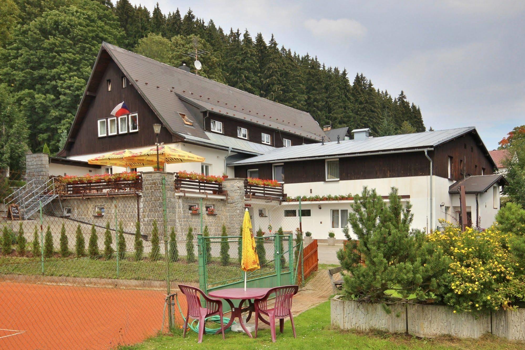 Penzion Bobesova Bouda Zelezna Ruda Exterior foto